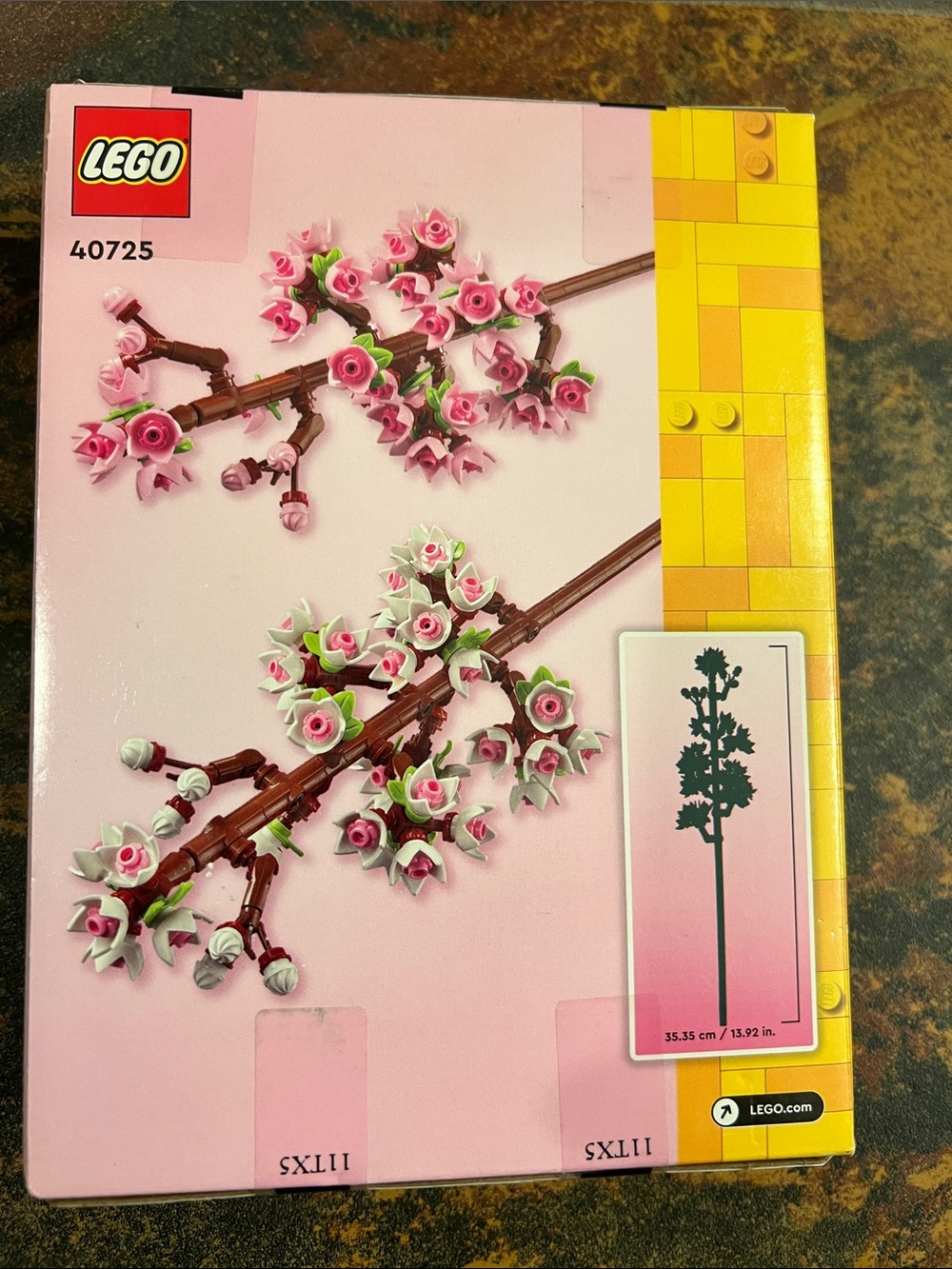 LEGO Cherry Blossoms Set - LEGO 40725 - Picture 2 of 2